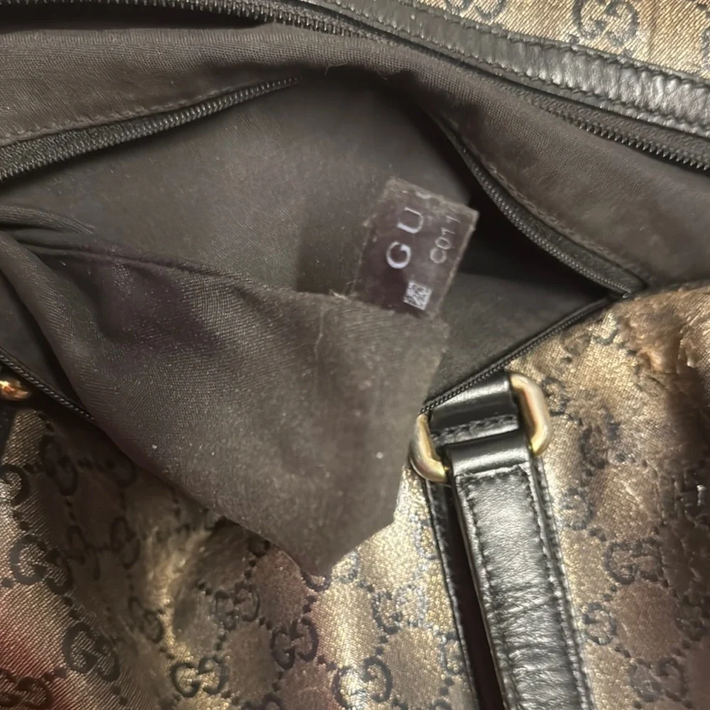 Gucci Vintage Beige & Black Monogram Tote. - Picture 4 of 14